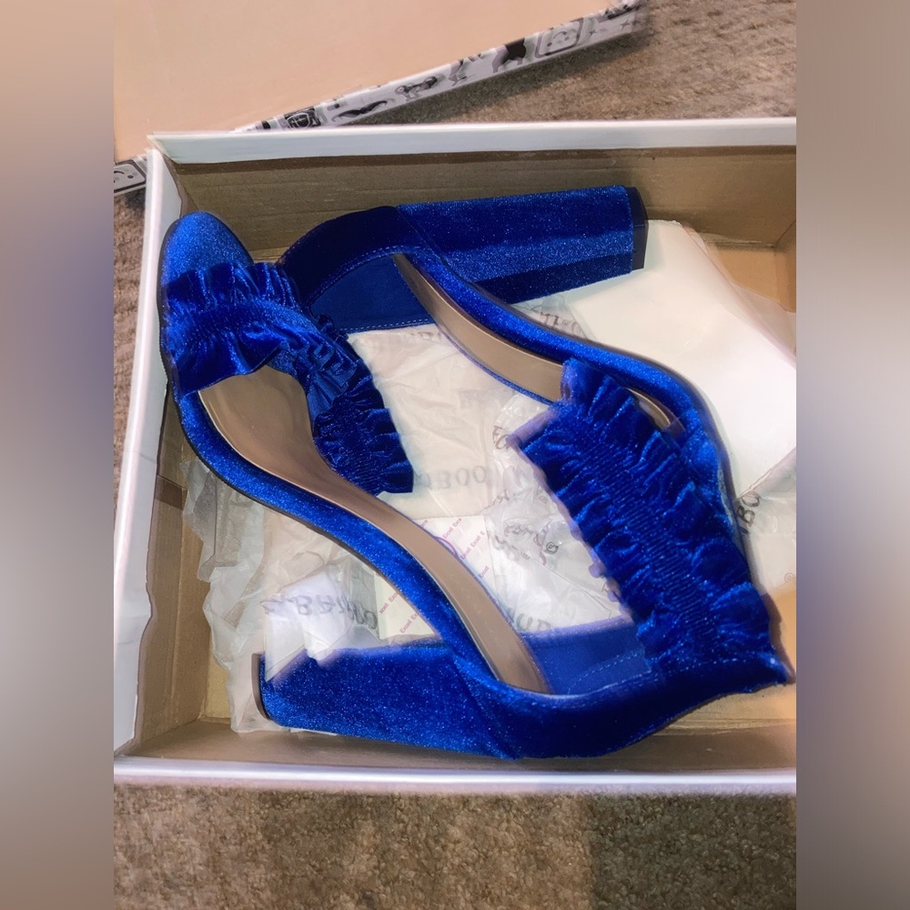 Size 7.5 women’s heels